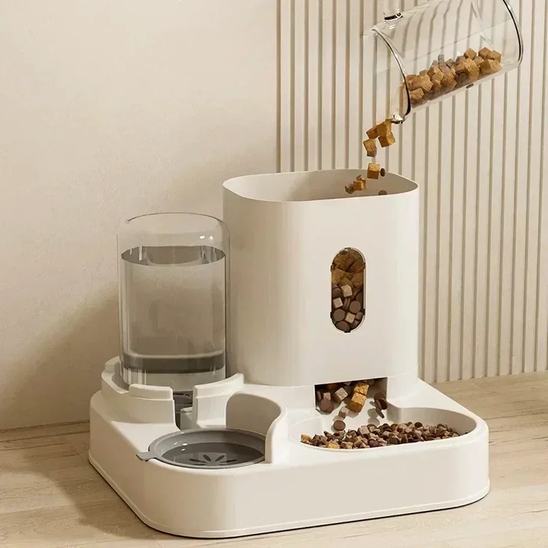 Distributeur croquettes et eau pour chat et chien